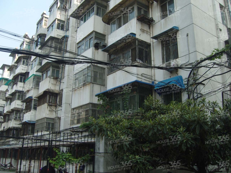 新艺苑小区