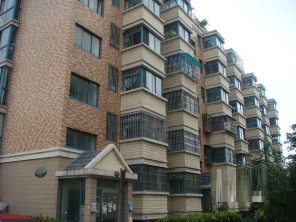 凤凰花园城福安园 满五年 龙江凤凰西街一楼带院子房龄新 力小